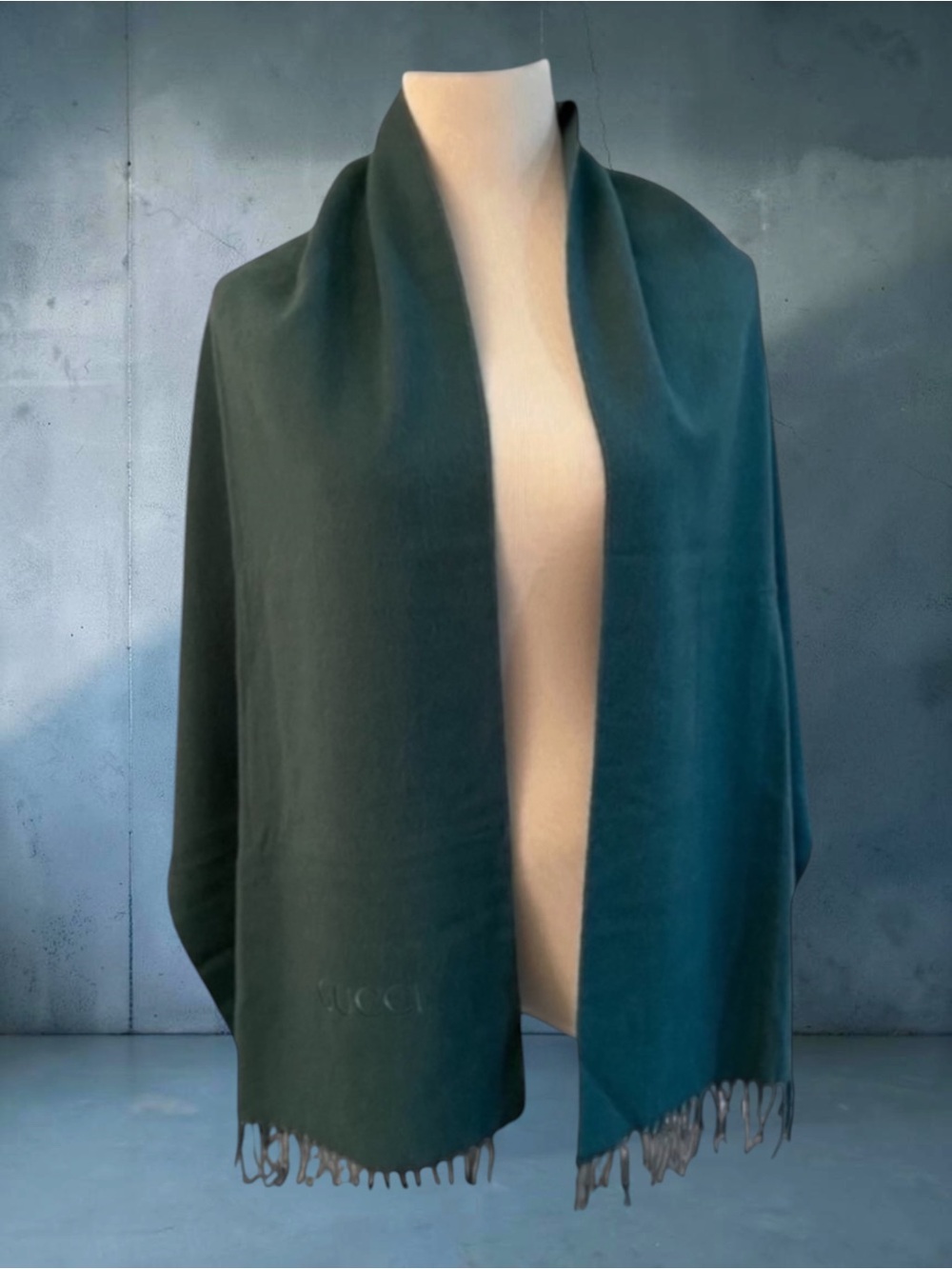 GUCCI 100% Cashmere shawl wrap scarf New!